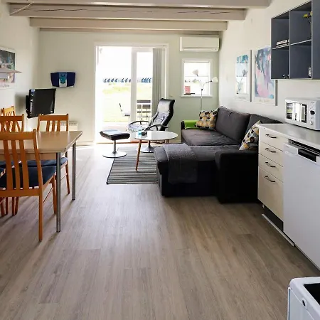 6 Person In Apartamento
