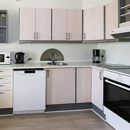 6 Person In Apartamento